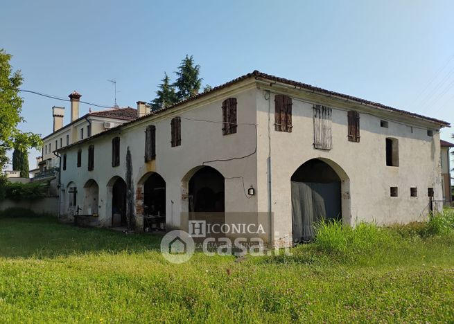 Rustico/casale in residenziale in Via IV Novembre
