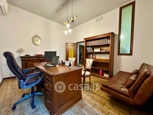 Ufficio in commerciale in Piazza Umberto I 113