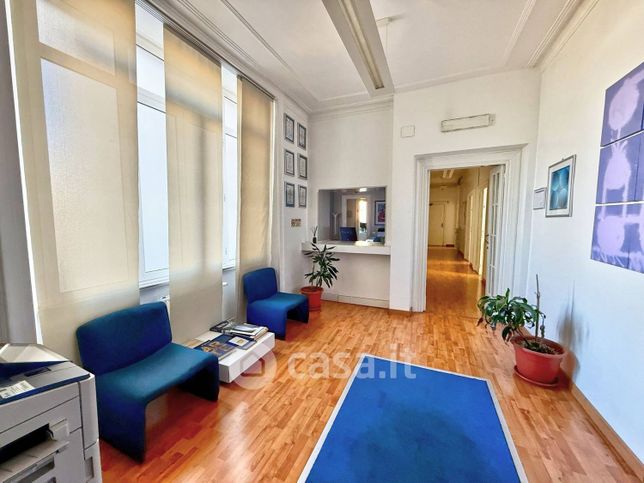 Ufficio in commerciale in Via Barberini