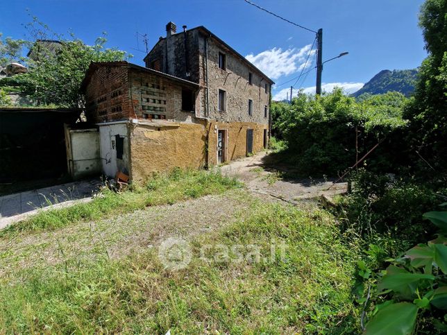 Casa indipendente in residenziale in SP1 320