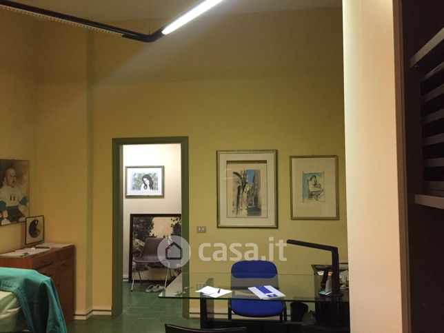 Ufficio in commerciale in Viale dei Normanni