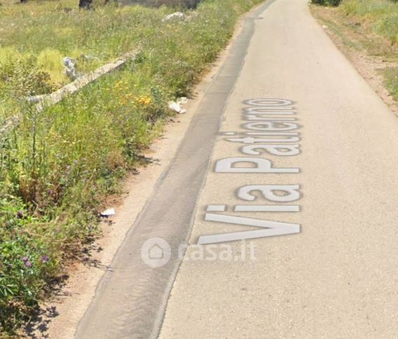 Capannone in commerciale in Via Patierno