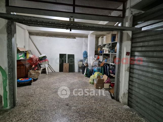 Box/posto auto in residenziale in Viale Francia 49