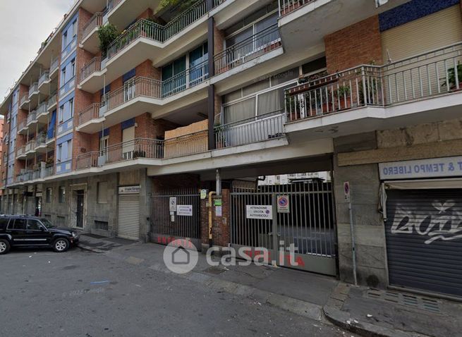 Box/posto auto in residenziale in Via Aosta 16