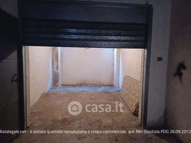 Box/posto auto in residenziale in Via Viterbo 2
