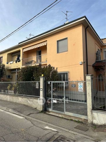 Casa bi/trifamiliare in residenziale in Via Montemaino