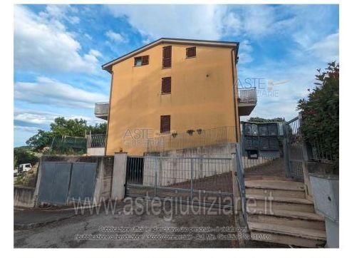 Garage/posto auto in residenziale in Via Francesco Baracca