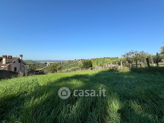 Terreno agricolo in commerciale in Via Carlo Cattaneo