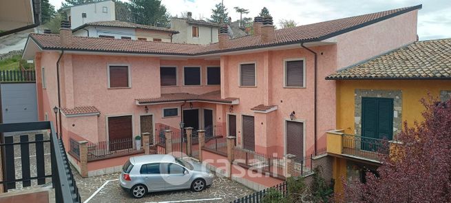 Casa bi/trifamiliare in residenziale in Via delle Noci 24