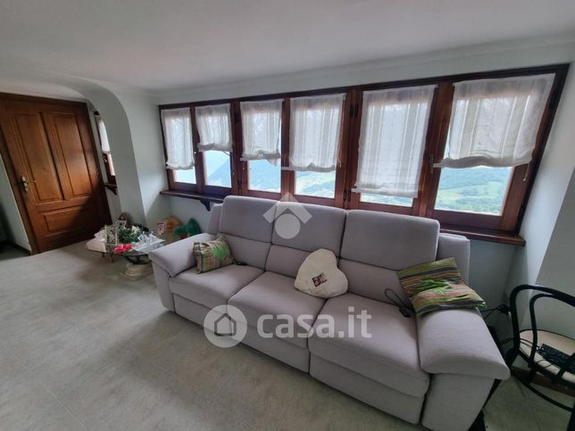 Casa bi/trifamiliare in residenziale in Via Costa 13A