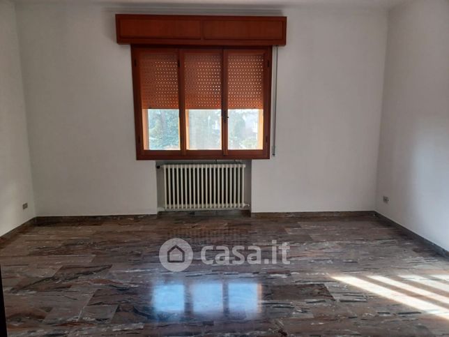 Appartamento in residenziale in Via Carbonara 29