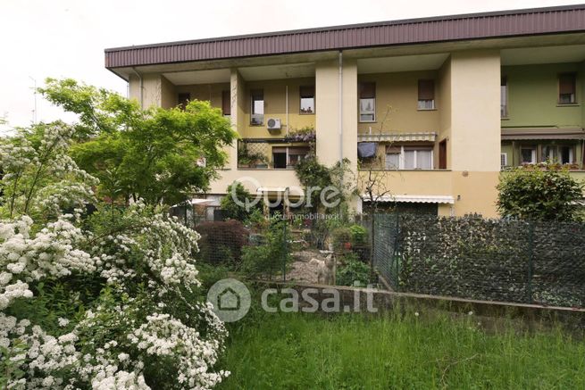 Villetta a schiera in residenziale in Via Ausonia 21