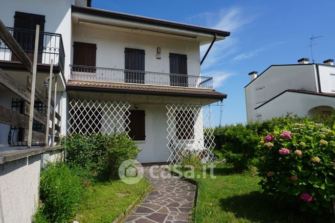 Appartamento in residenziale in Viale della Resistenza 141