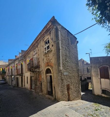 Casa indipendente in residenziale in Via Umberto I 94