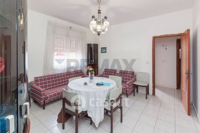 Casa bi/trifamiliare in residenziale in Via Acero 26