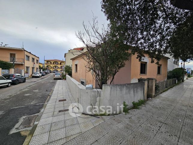 Casa indipendente in residenziale in Via Roma 123