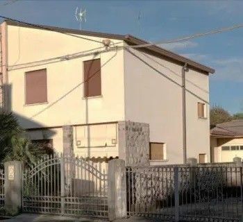 Appartamento in residenziale in Via San Pio X? 14