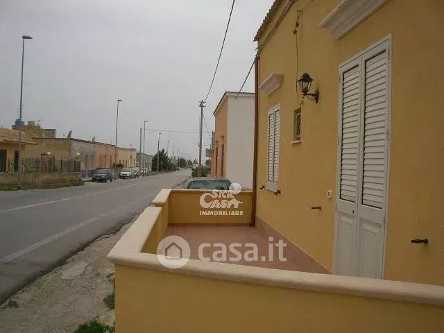 Casa indipendente in residenziale in 