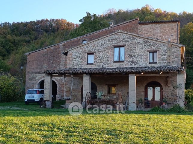 Casa indipendente in residenziale in 