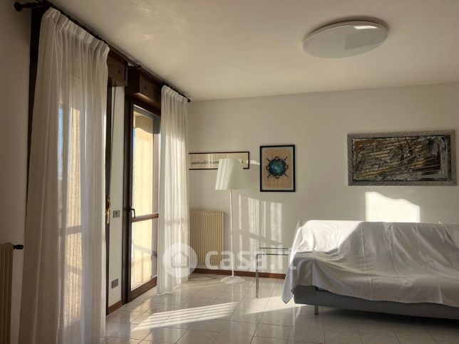 Appartamento in residenziale in Via Triestina