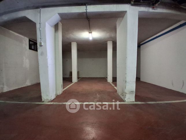 Box/posto auto in residenziale in Via Monterotta 8
