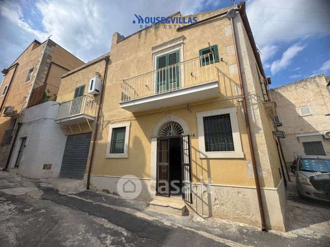 Casa indipendente in residenziale in Via Zanardelli