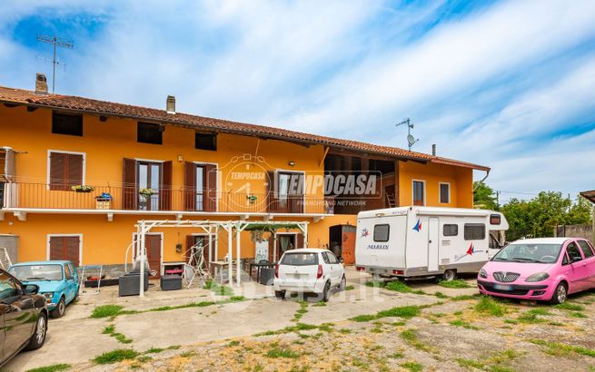 Casa indipendente in residenziale in Via Conte Margherio