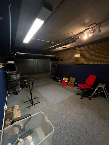 Box/posto auto in residenziale in Via XXV Aprile 37