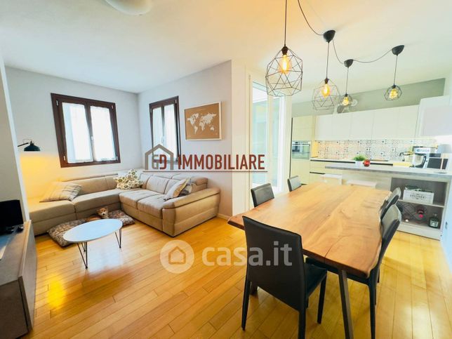 Appartamento in residenziale in Via Roma 12