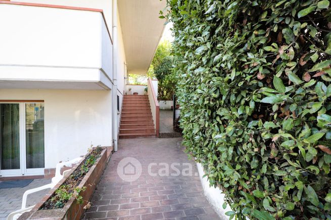 Casa bi/trifamiliare in residenziale in Via Aterno Pescara 4