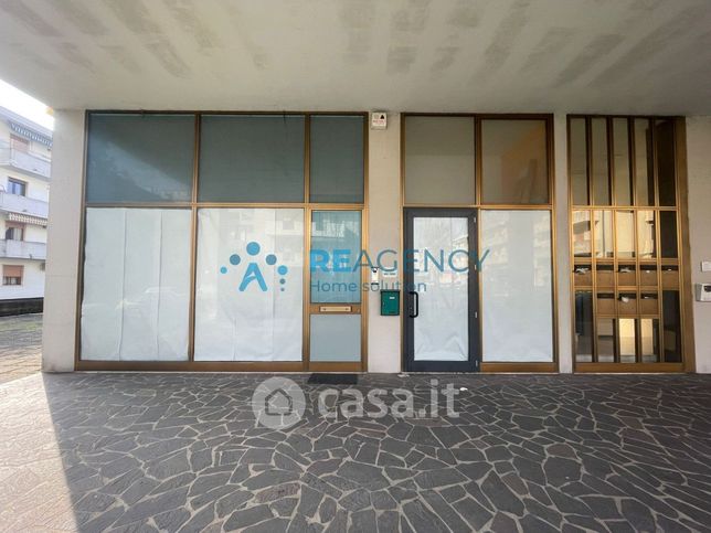 Ufficio in commerciale in 