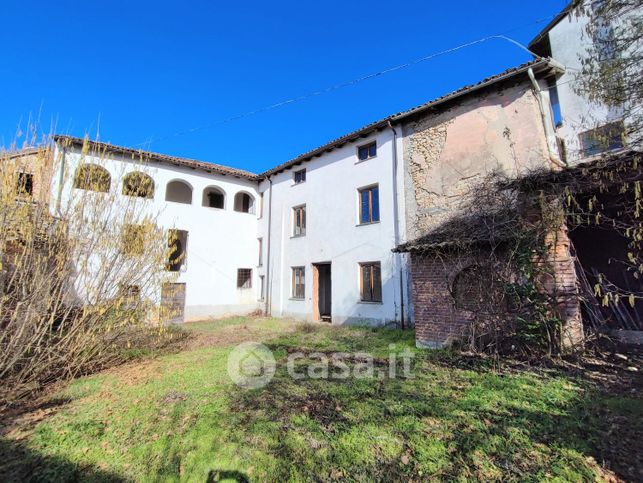 Casa indipendente in residenziale in Via roma 8