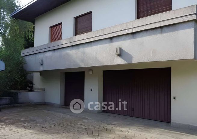 Appartamento in residenziale in Via Sabina 7