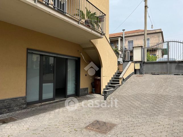 Ufficio in commerciale in Via Mongibello 2