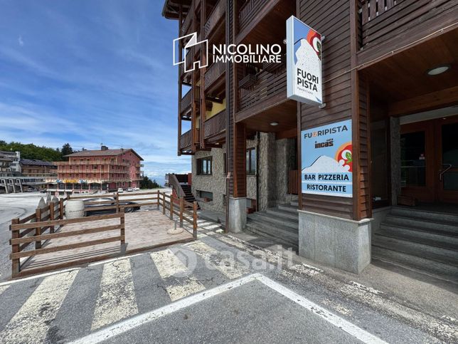 Attivitã /licenza (con o senza mura) in commerciale in Piazza Giacomo Dodero 53