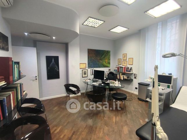 Ufficio in commerciale in Via Lamarmora 35