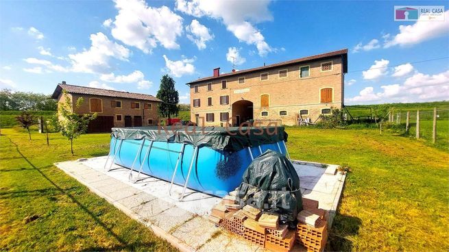 Rustico/casale in residenziale in Via Rugginenta