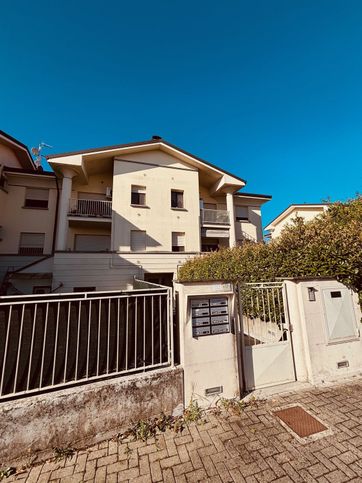 Appartamento in residenziale in Via Parmigianino 9