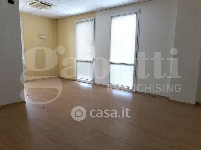 Ufficio in commerciale in Via Aldo Moro