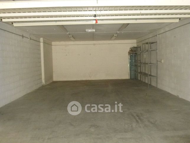 Garage/posto auto in residenziale in Via John Fitzgerald Kennedy 35