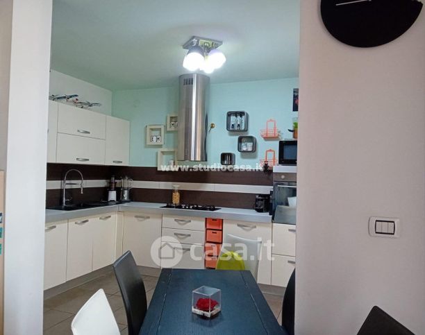 Appartamento in residenziale in Via Rossate