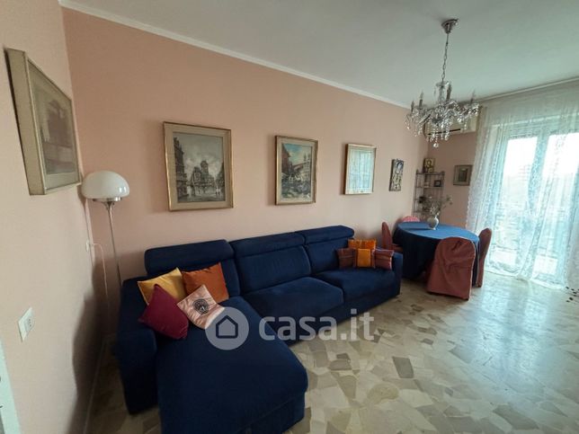 Appartamento in residenziale in Via Alfonso Capecelatro 81