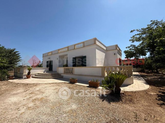 Villa in residenziale in Vico I Maria Montessori