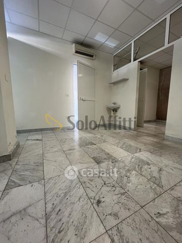 Ufficio in commerciale in 
