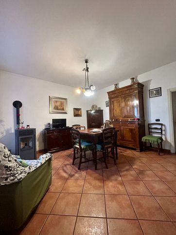 Casa indipendente in residenziale in 