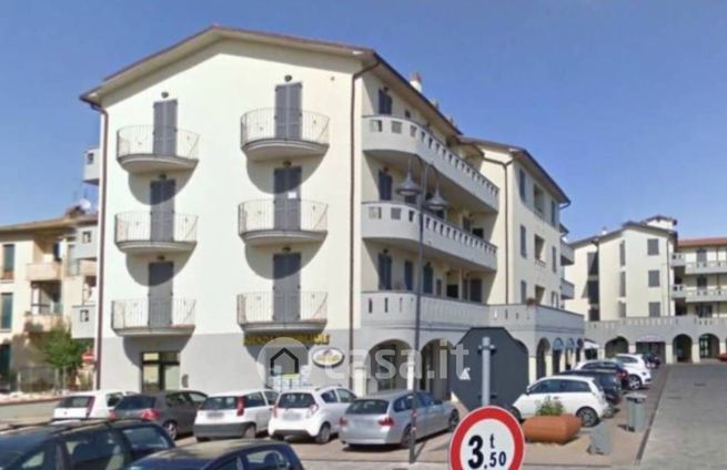 Ufficio in commerciale in Via di Cortona