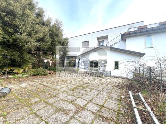 Terreno agricolo in commerciale in Via Camillo Benso Conte di Cavour