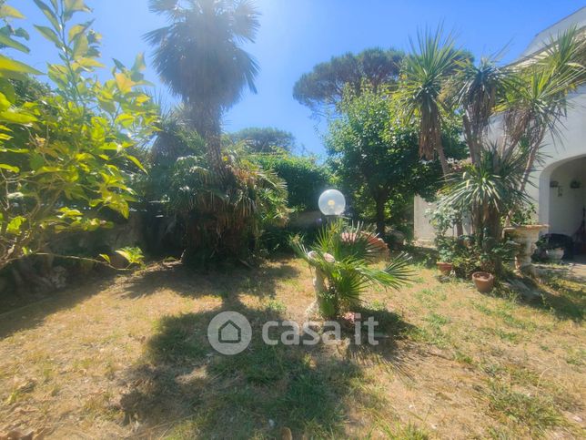 Appartamento in residenziale in Via Luni