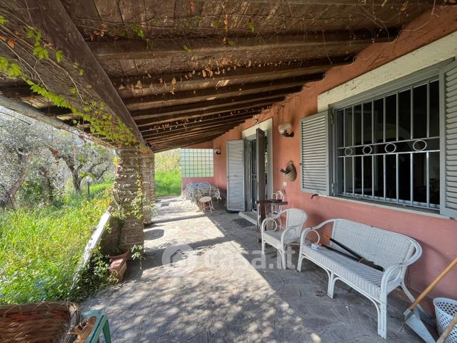 Casa bi/trifamiliare in residenziale in Via Monte Vario