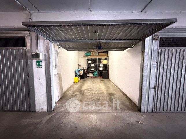 Box/posto auto in residenziale in Viale Giovanni Battista Valente